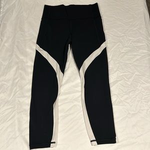 Athleta salutation stash pocket 7/8 tight size small